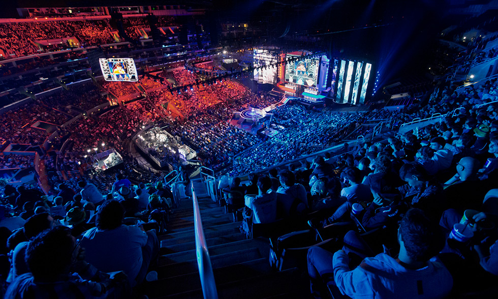 冠军中单真是太强了😤 Zeka 自2022年泡泡赛以来，从未在第五局中失利，并且赢得了8场连胜！