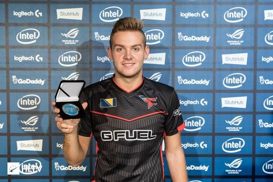 Hang ：对战RNG更多看我们自己，我们自己没什么问题就稳赢的